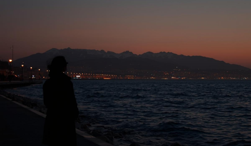 İzmir Nakaratları Irmak Çelik