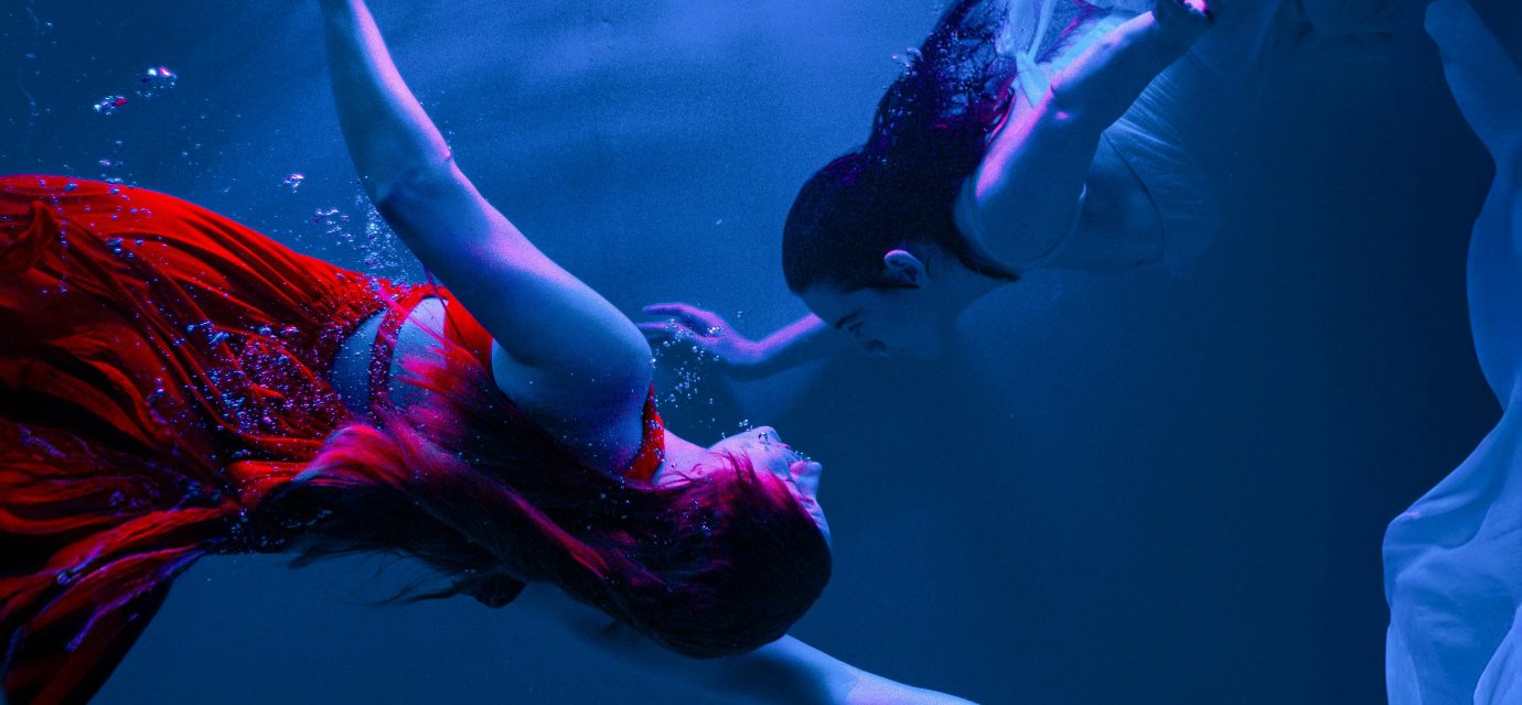 Sirenlerin Emri Irmak Çelik