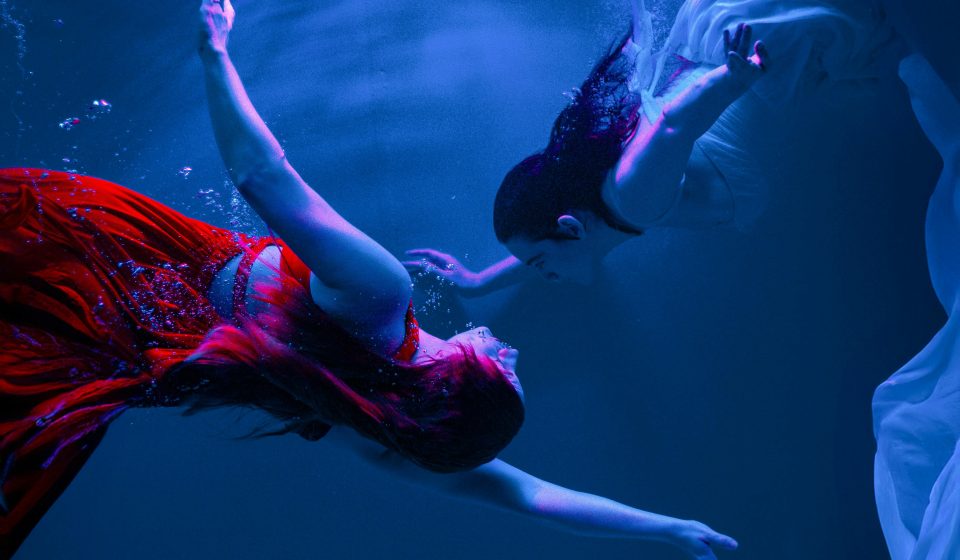 Sirenlerin Emri Irmak Çelik